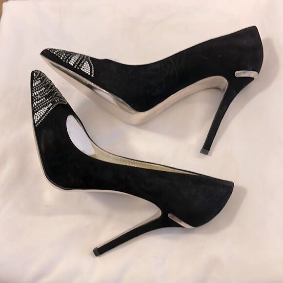 EMY MACK BLACK SUEDE PUMPS, SILVER DESIGN AT TOES. 4.5” HEELS. PADDED IN… - Picture 3 of 10